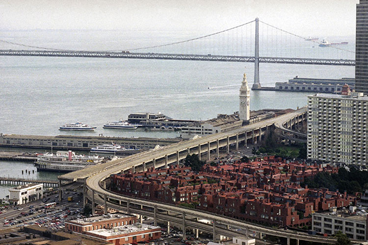 L'Embarcadero Freeway avant 1989
